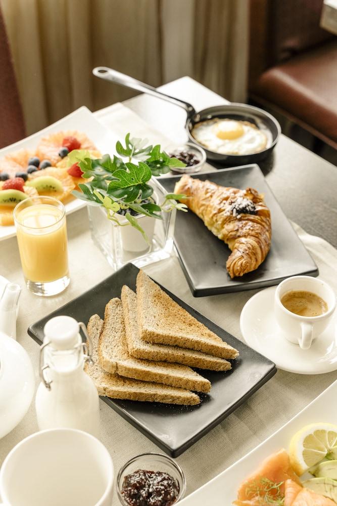 Cosmopolitan Hotel Флоренция Екстериор снимка